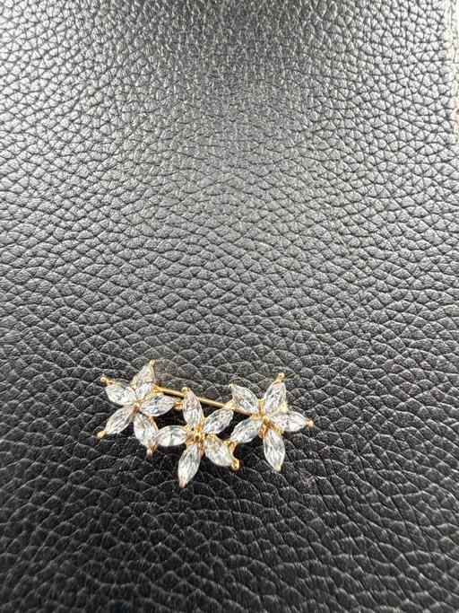 Buy & Sell Ocean Village Southampton - Photos for A trio of stars brooch