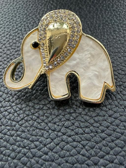 Buy & Sell Ocean Village Southampton - Photos for Lovely elephant brooch