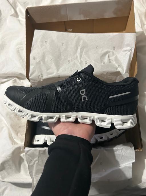 Buy & Sell Worcester Park Sutton - Photos for Size 9.5 men’s oncloud 5 running/trainer shoe