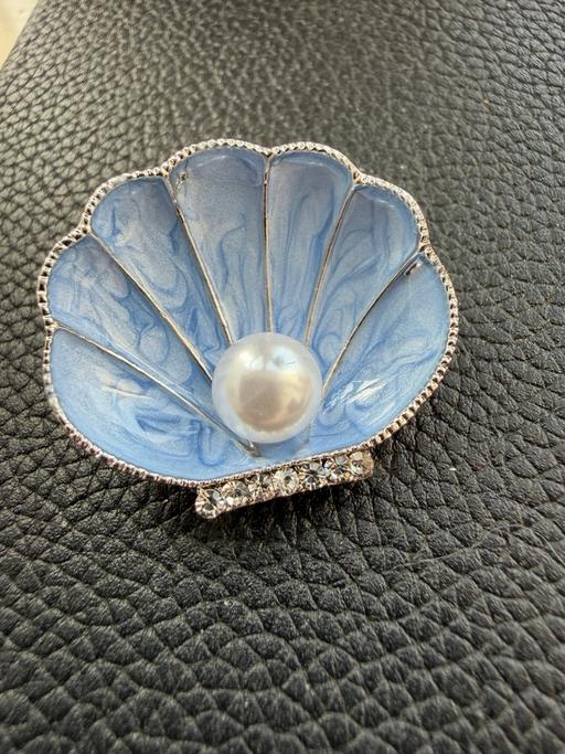 Buy & Sell Ocean Village Southampton - Photos for Shell and pearl brooch