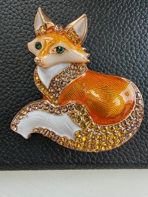Buy & Sell Ocean Village Southampton - Photos for 1 x fox brooch in 2 colour options