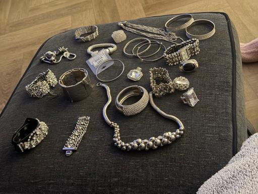 Buy & Sell Lower Clapton East London - Photos for Mix of jewellery
