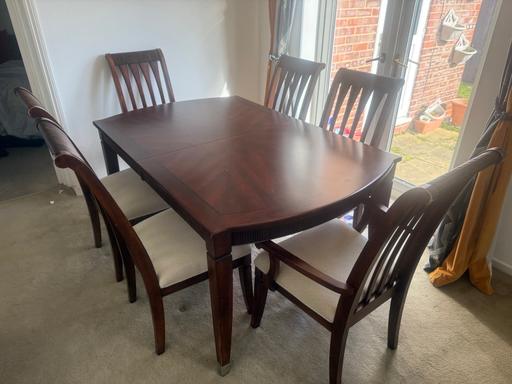 Buy & Sell Lower Earley Wokingham - Photos for Solid Dark Wood 6 Seater Extendable Table
