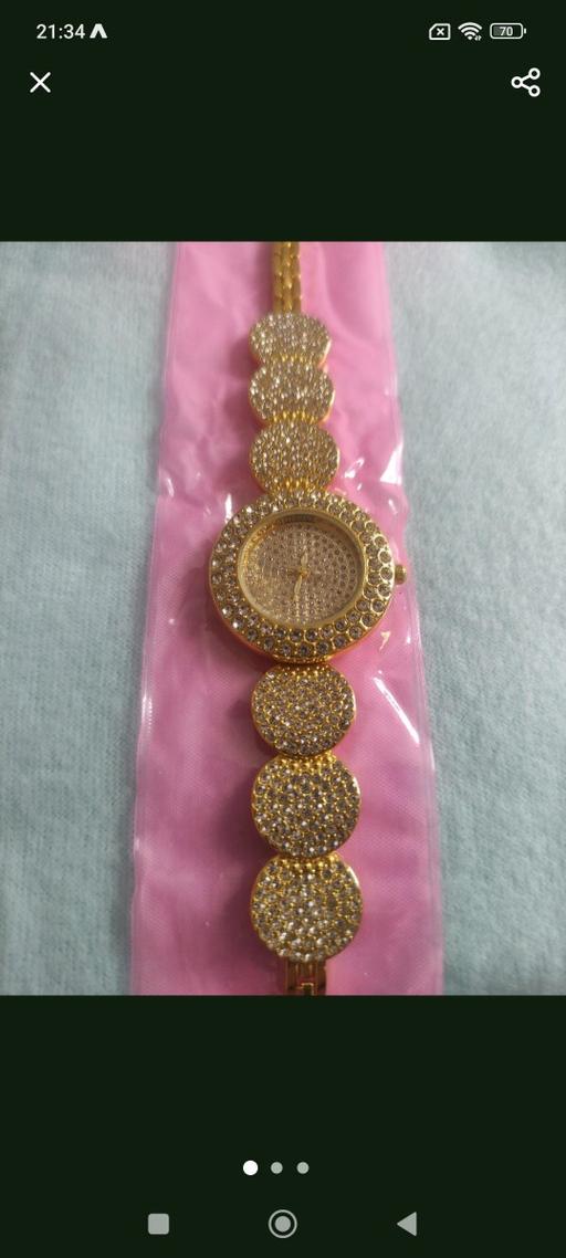 Buy & Sell Grafton Street Industrial Estate West Northamptonshire - Photos for New beautiful golden watch