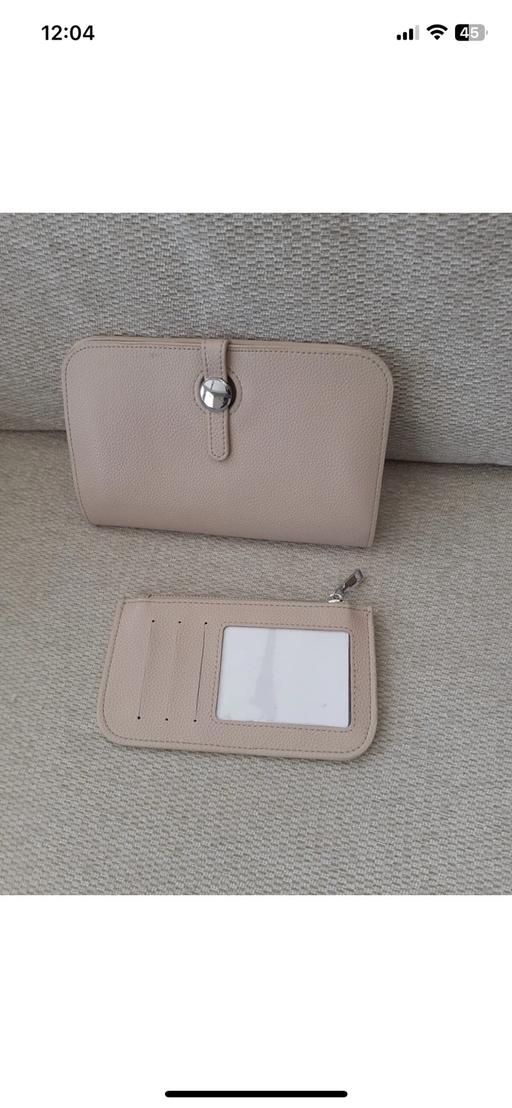 Buy & Sell Cross Green Leeds - Photos for NWOT Beige Cream Purse And Card Holder