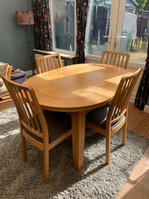 Buy & Sell Willenhall Walsall - Photos for Solid oak dining table and 4 dining chairs