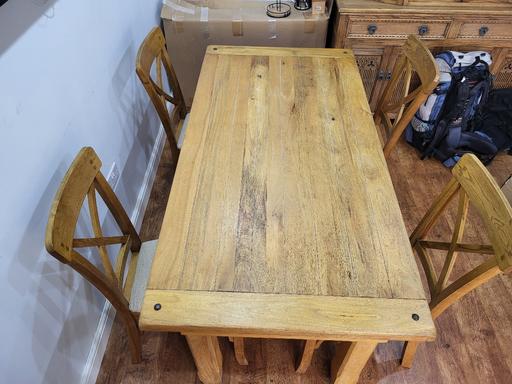 Buy & Sell Bradwell Newcastle-under-Lyme - Photos for Solid Oak table & 6 chairs(£1100 New)