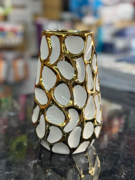 Buy & Sell Yardley Birmingham - Photos for 28cm White & Gold Decorative Vase
