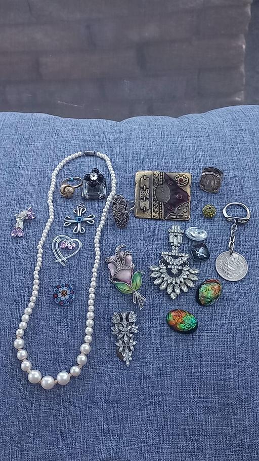 Buy & Sell Lyppard Woodgreen Worcester - Photos for vintage jewellery-complete/broken...