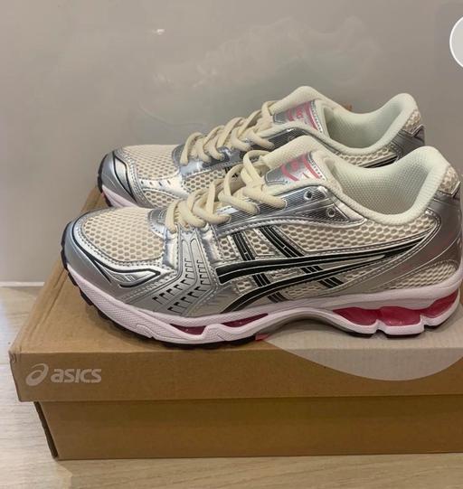 Buy & Sell Pentonville North London - Photos for Women brand new ASICS Trainers