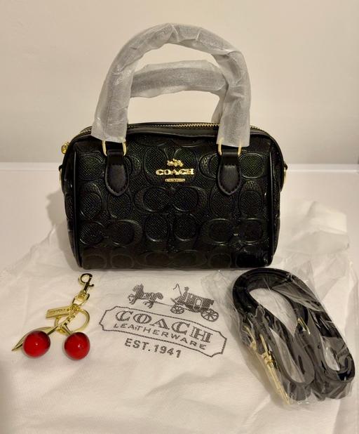 Buy & Sell Mansfield Woodhouse Mansfield - Photos for Amazing handbag with keyring and long strap