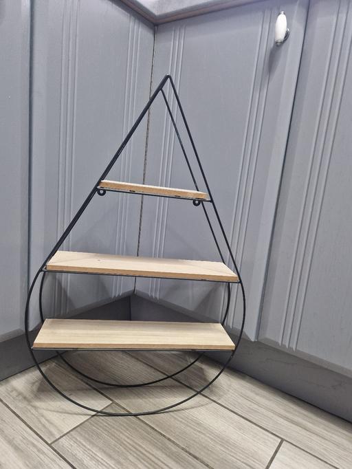 Buy & Sell Scholes Rotherham - Photos for Large new wall mounted shelfs