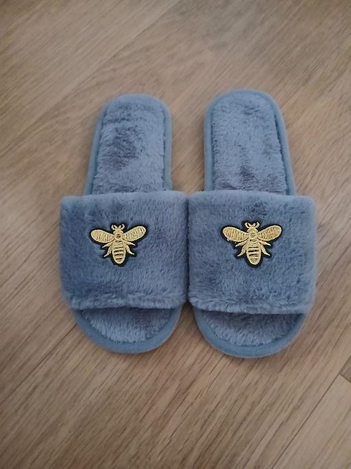 Buy & Sell Bradley Fold Trading Estate Bury - Photos for 7.5/8 Bee Slippers New