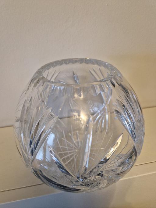 Buy & Sell Scholes Rotherham - Photos for Large cut glass heavy bowl orniment