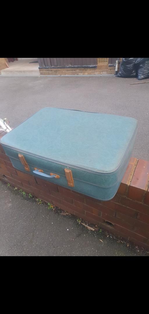 Buy & Sell Pensnett Dudley - Photos for Old Vintage Medium Suitcase, Decent Condition