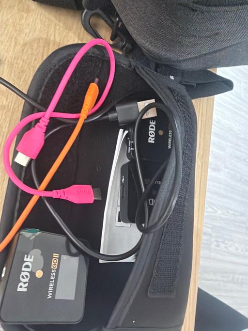 Buy & Sell Carleton Wakefield - Photos for Rode wireless go 2 receiver dual set micropho