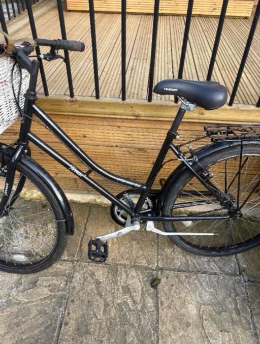 Buy & Sell Harrow North West London - Photos for Ladies Hybrid Terrain Bicycle 17'' Frame