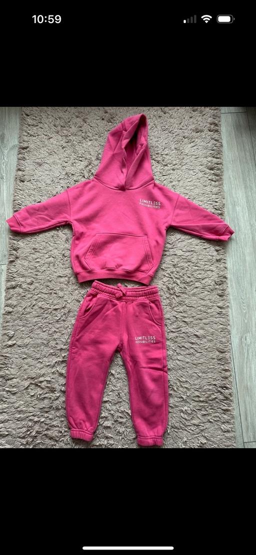 Buy & Sell Pudding Mill Lane East London - Photos for Girls F&F Jogger set (2-3yrs)