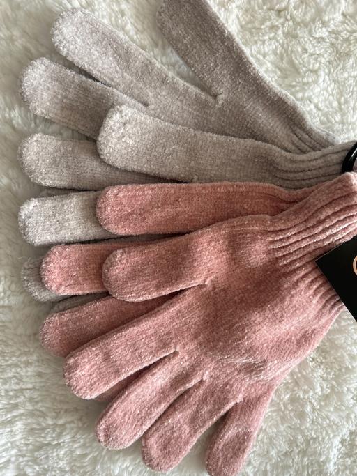 Buy & Sell Broadgreen Knowsley - Photos for Twin pack of ladies chenille gloves. New