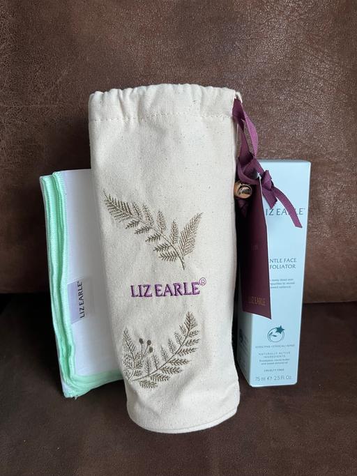 Buy & Sell Eaglescliffe Stockton-on-Tees - Photos for Liz Earle Skincare Gift