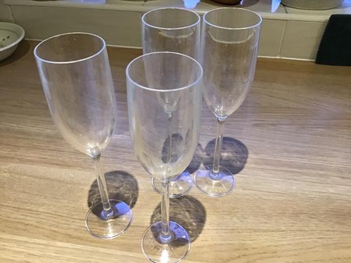 Buy & Sell Essington Wolverhampton - Photos for 4 plastic wine glasses