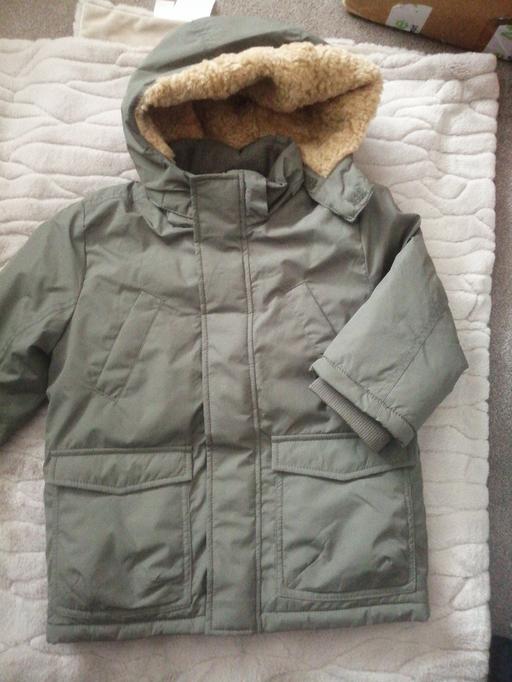 Buy & Sell Heath Town Wolverhampton - Photos for New age 2 to 4 H&M green coat