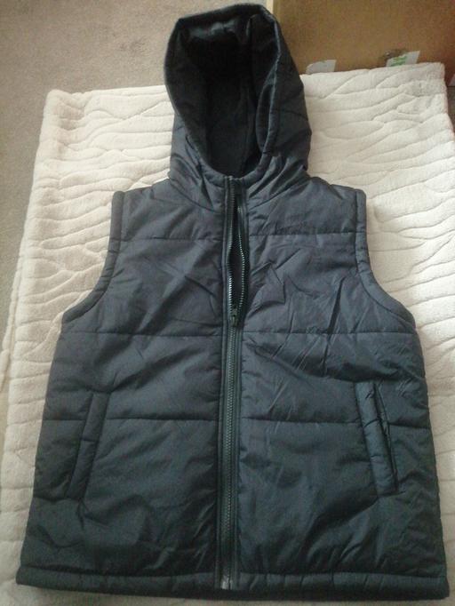 Buy & Sell Heath Town Wolverhampton - Photos for Age 10 black hooded gillet
