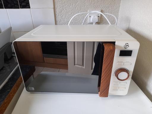 Buy & Sell Hazel Slade Cannock Chase - Photos for Swan Nordic 20 litre 800 watt microwave oven