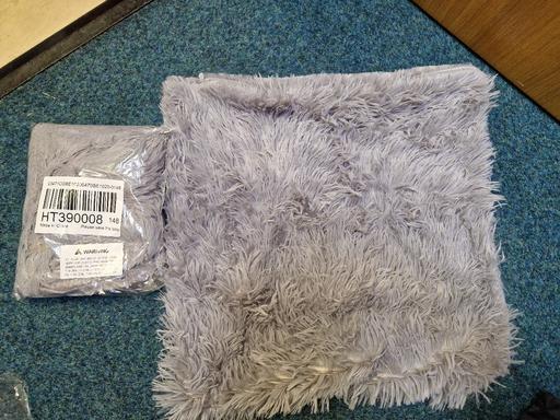Buy & Sell Grassmoor North East Derbyshire - Photos for 2 x grey cushion covers.. new