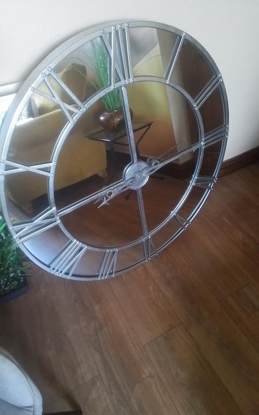 Buy & Sell Swinley Wigan - Photos for V. LARGE MIRROR CLOCK
