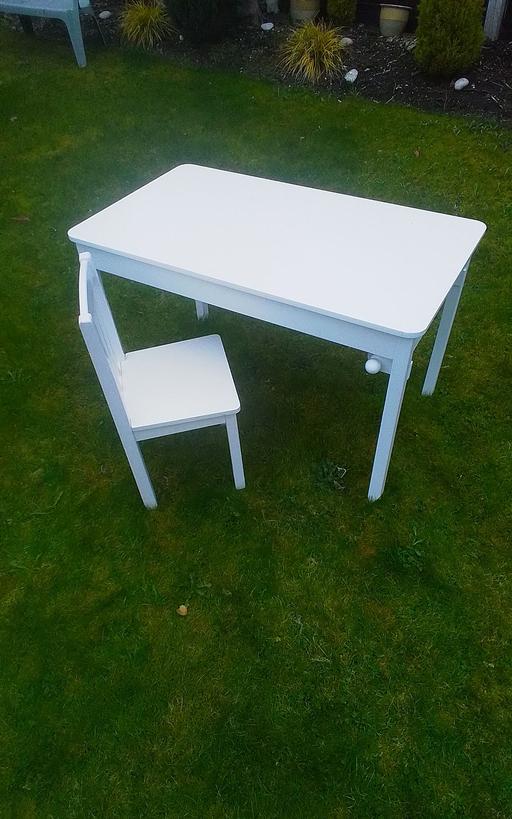 Buy & Sell Swinley Wigan - Photos for KIDDIES PLAY TABLE WITH CHAIR