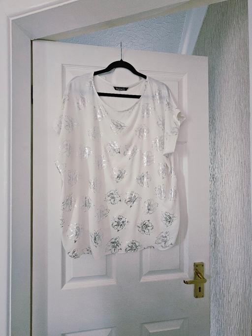 Buy & Sell Newton Doncaster - Photos for Ladies top, size 22..NEW without tags