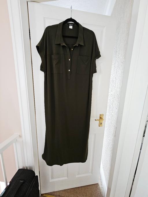 Buy & Sell Newton Doncaster - Photos for Long length khaki dress, size 22.