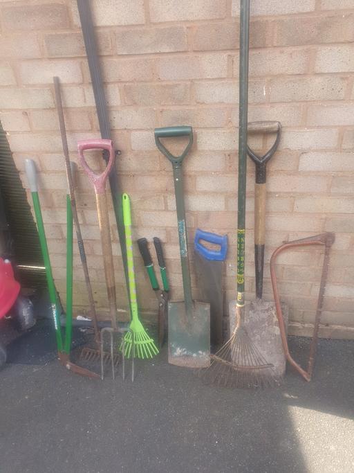 Buy & Sell Pensnett Dudley - Photos for Joblot Of Garden Tools - 2 Spades,Fork,Rakes.