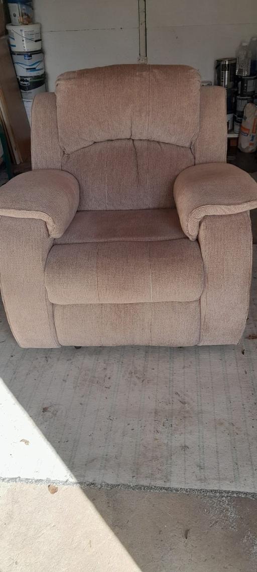 Buy & Sell Sparkhill Birmingham - Photos for recliner chair in beige