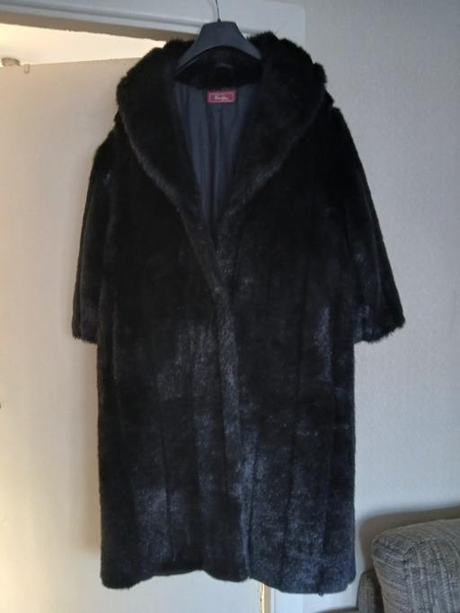 Buy & Sell Selly Oak Birmingham - Photos for Maxi Faux Fur Coat