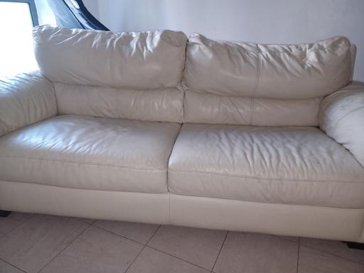 Buy & Sell Bermondsey South East London - Photos for cream leather sofa git to go today moving tom