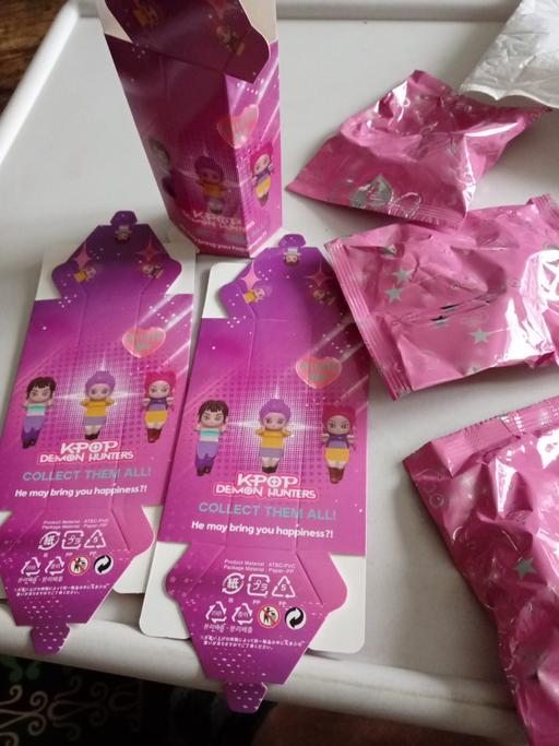 Buy & Sell Horncastle East Lindsey - Photos for joblot of K-POP SURPRISE BOX CHARACTERS