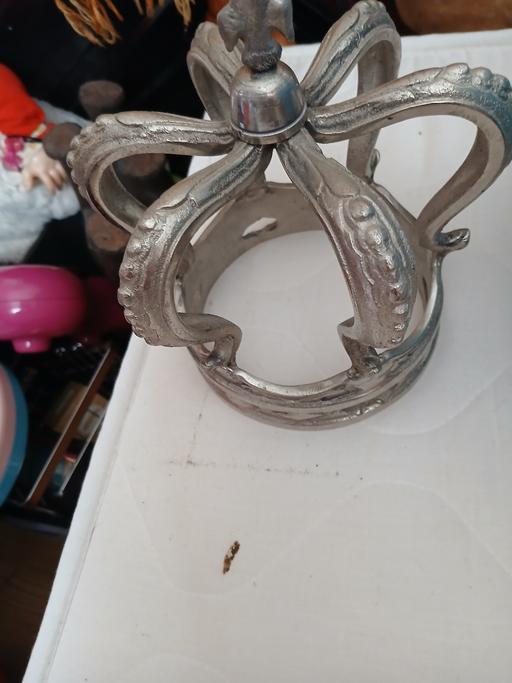 Buy & Sell Netherton Dudley - Photos for silver coloured crown