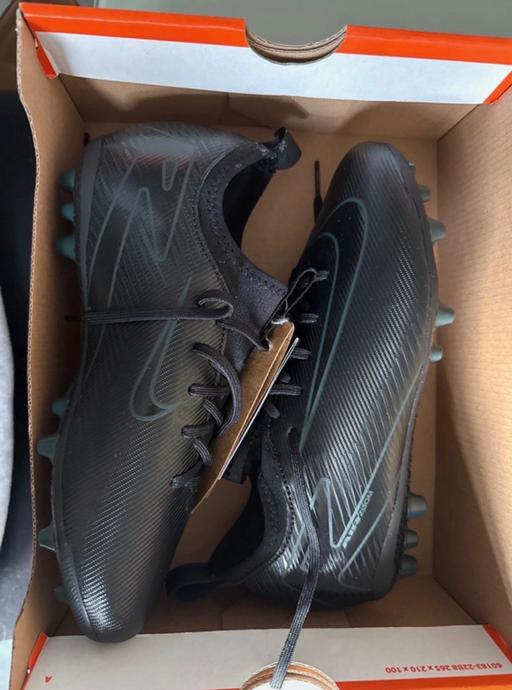 Buy & Sell Renishaw North East Derbyshire - Photos for Uk 4 Nike zoom Vapor 16 academy boots