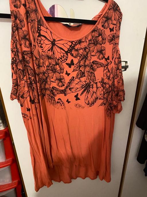 Buy & Sell Stannington Sheffield - Photos for Cold shoulder top