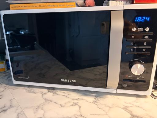 Buy & Sell Finsbury Park North London - Photos for Samsung 800W Microwave