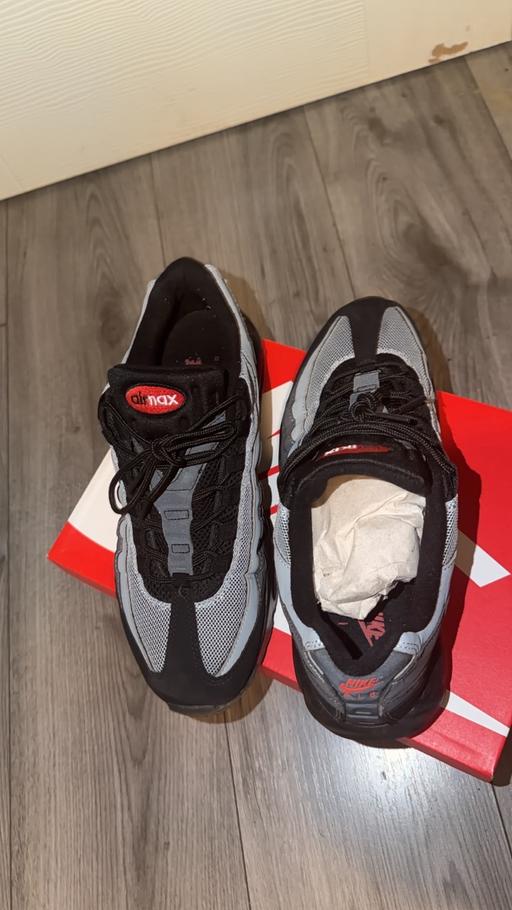 Buy & Sell Northfield Birmingham - Photos for Airmax 95 red crimson