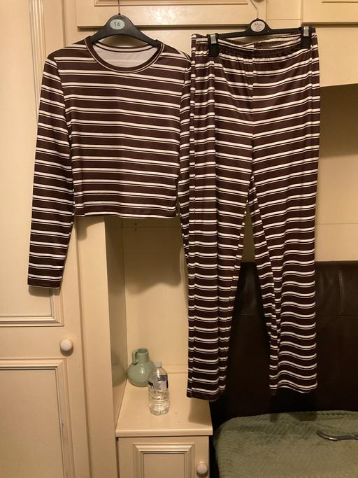 Buy & Sell Princes End Sandwell - Photos for trousers and top