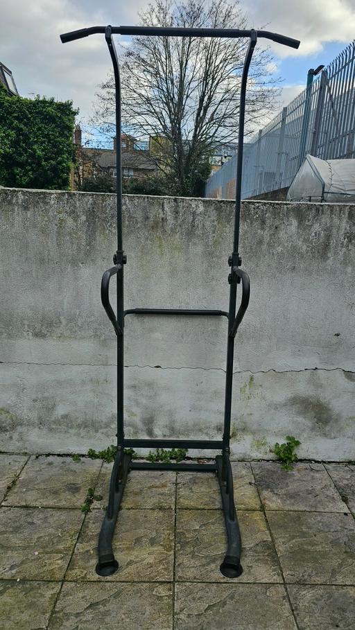 Buy & Sell Shepherd`s Bush West London - Photos for pull up + dip station