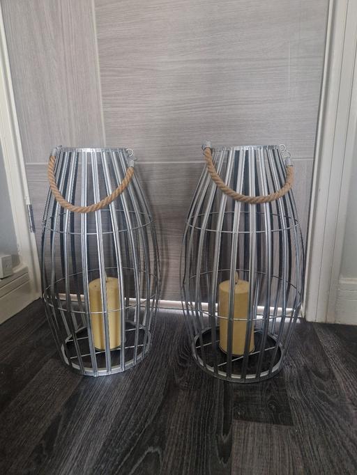 Buy & Sell Scholes Rotherham - Photos for 2 large silver metal lanterns