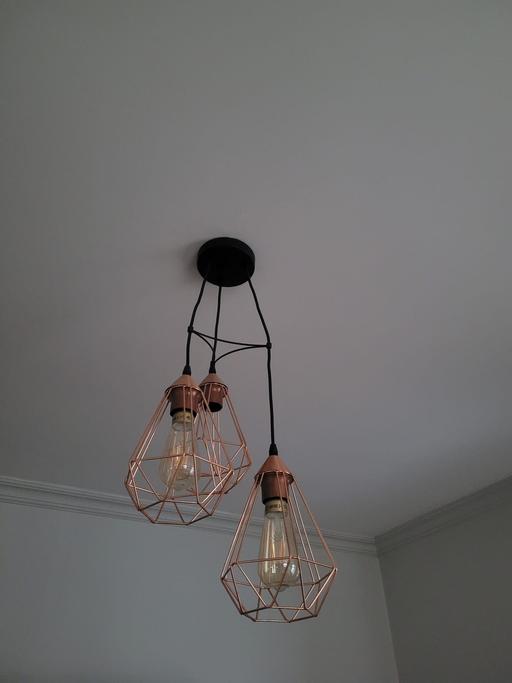 Buy & Sell South Croydon Croydon - Photos for Retro-themed 3-Bulb Cluster Pendant Light