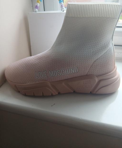 Buy & Sell Quinton Birmingham - Photos for Mochino size 4