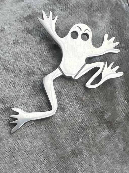 Buy & Sell Ovingdean Brighton - Photos for Beautiful vintage large metal frog brooch