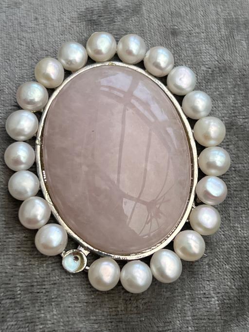 Buy & Sell Ovingdean Brighton - Photos for Beautiful rose quartz/real pearl pendant